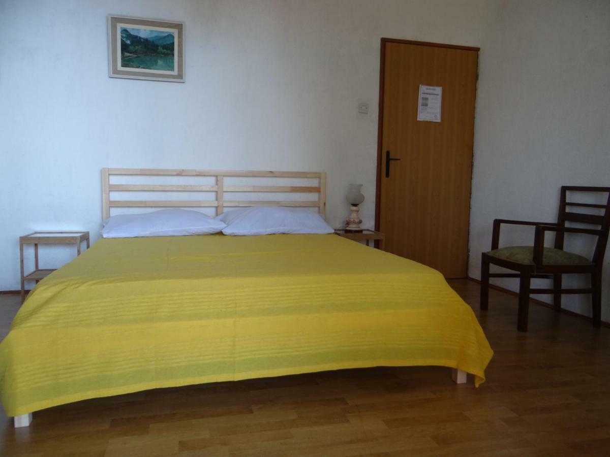 Stara Baška Apartments Bassi מראה חיצוני תמונה