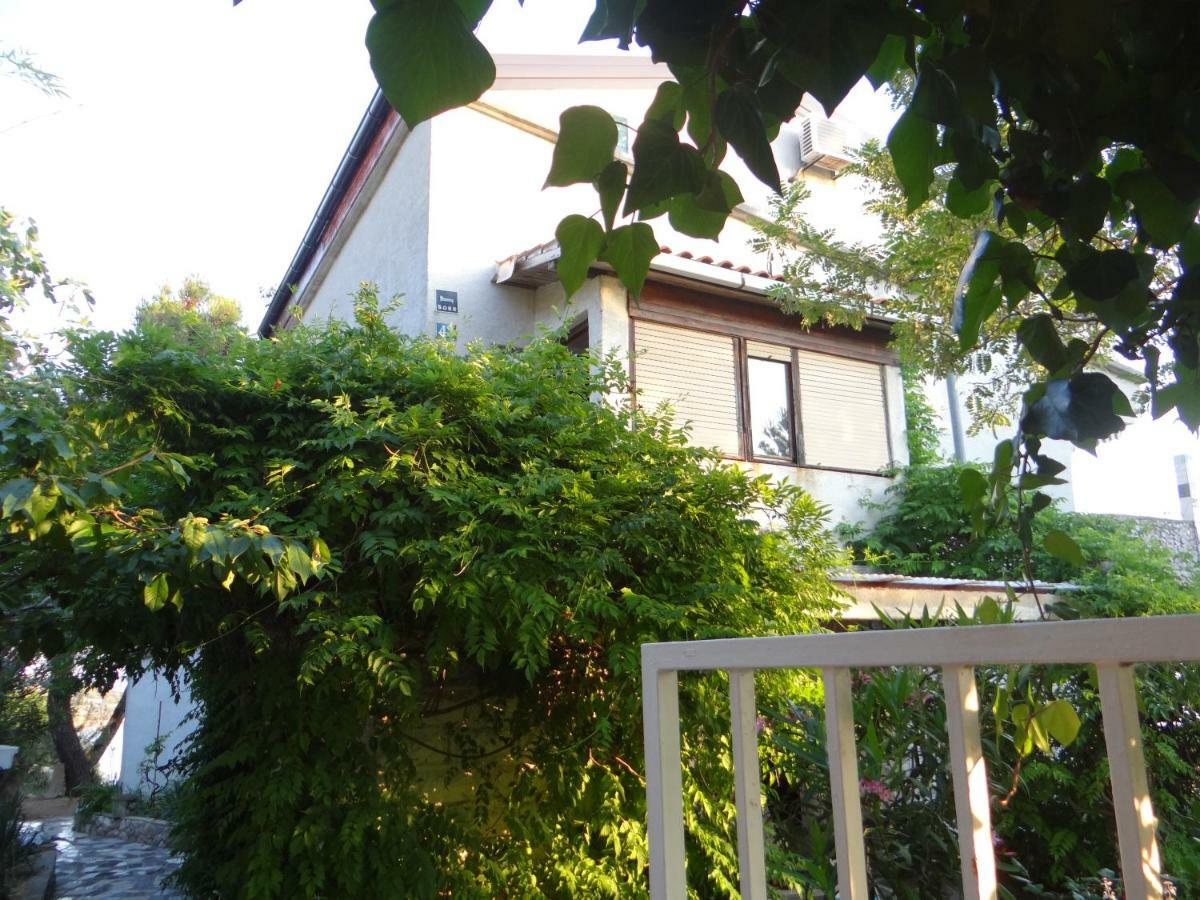 Stara Baška Apartments Bassi מראה חיצוני תמונה