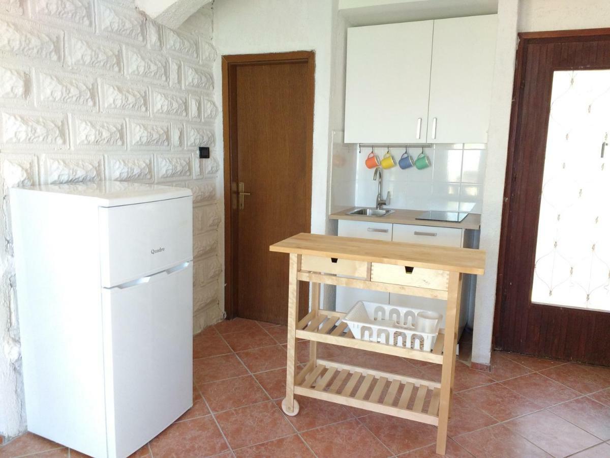 Stara Baška Apartments Bassi מראה חיצוני תמונה
